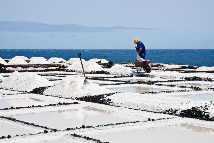 Extracción de sal de arrecife