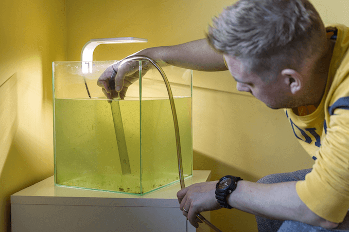 Extracción de agua del tanque